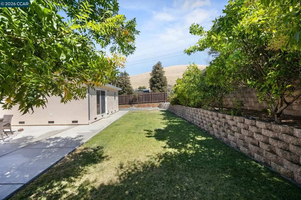 2274 Mount Whitney Dr Pittsburg, CA 94565