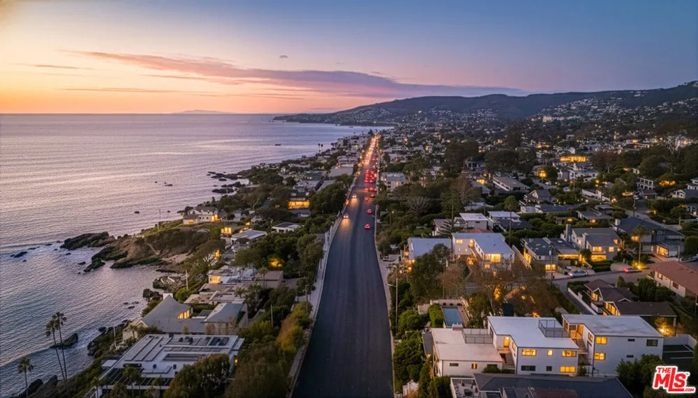 2442 S Coast Highway #3 Laguna Beach, CA 92651