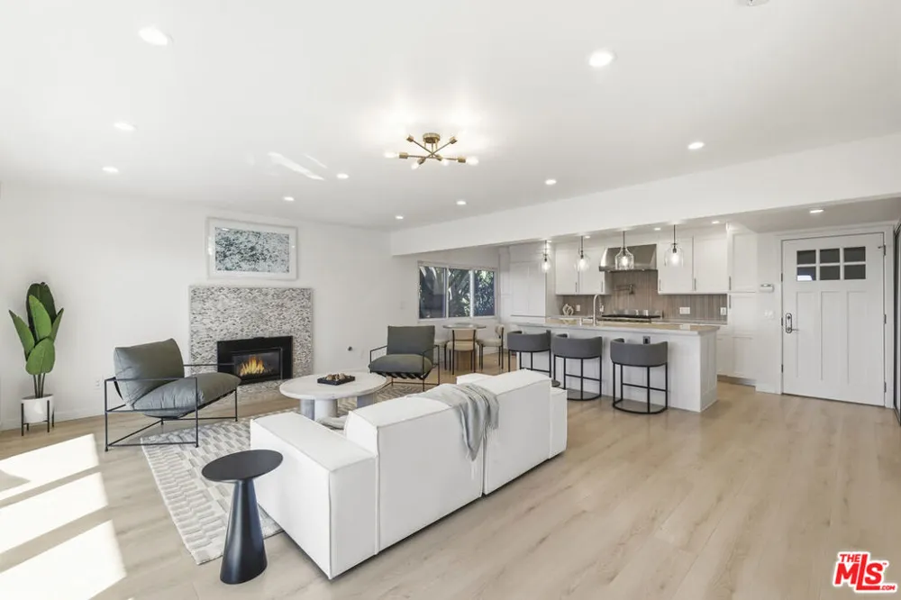 2442 S Coast Highway #3 Laguna Beach, CA 92651