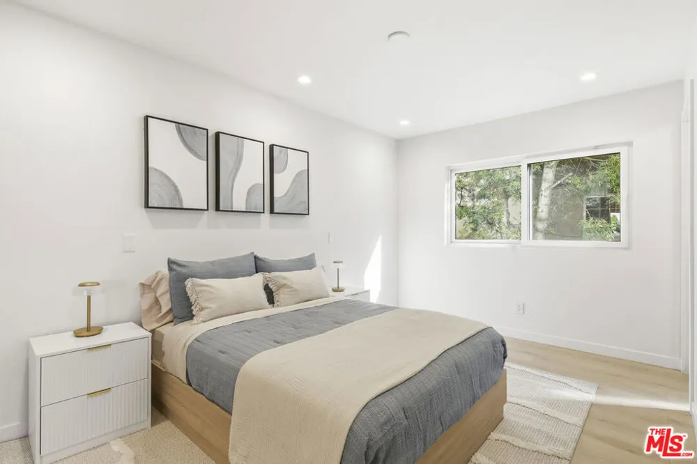 2442 S Coast Highway #3 Laguna Beach, CA 92651