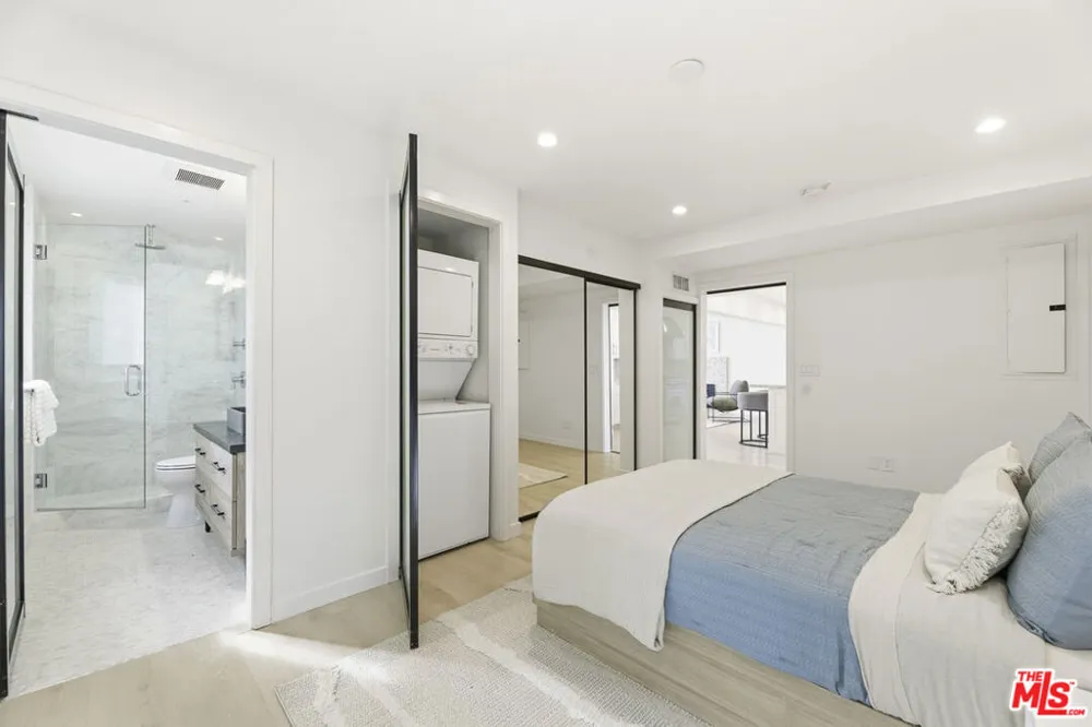 2442 S Coast Highway #3 Laguna Beach, CA 92651