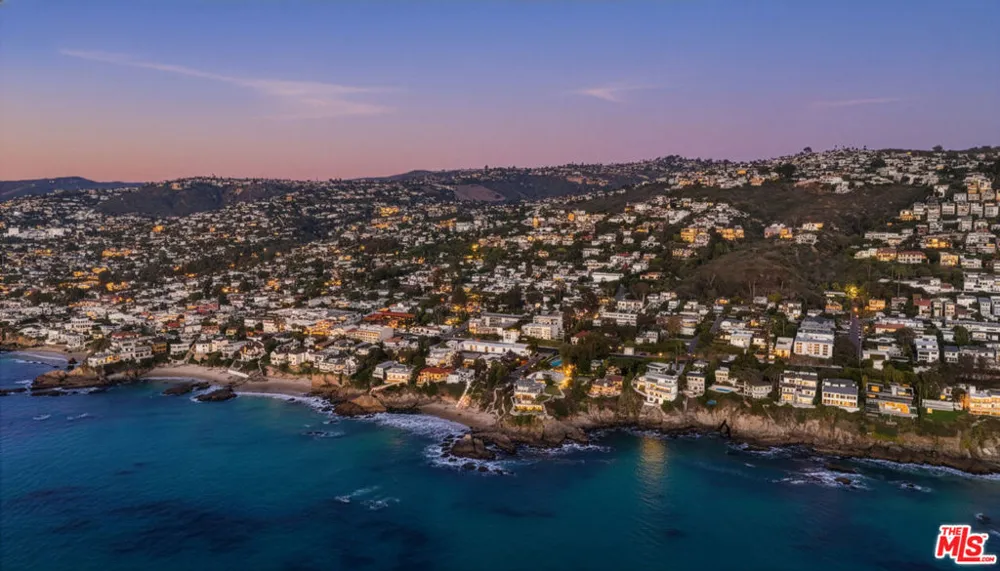 2442 S Coast Highway #3 Laguna Beach, CA 92651