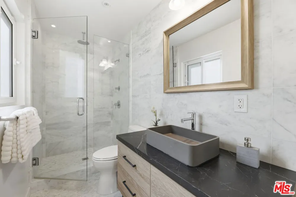 2442 S Coast Highway #3 Laguna Beach, CA 92651