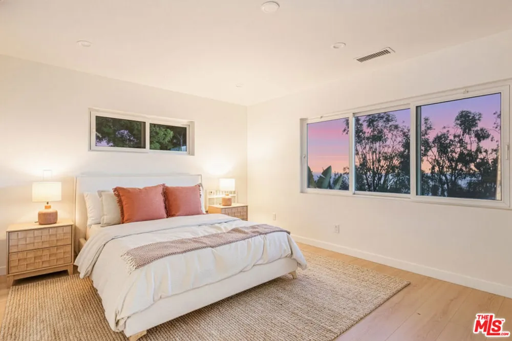 2442 S Coast Highway #3 Laguna Beach, CA 92651