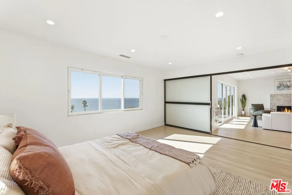 2442 S Coast Highway #3 Laguna Beach, CA 92651