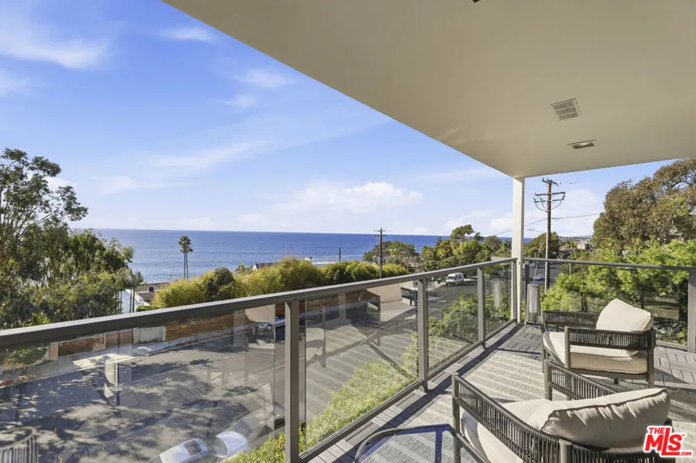 2442 S Coast Highway #3 Laguna Beach, CA 92651