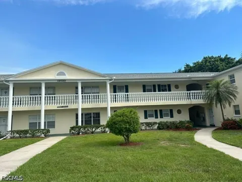 Stratford Place Circle #202