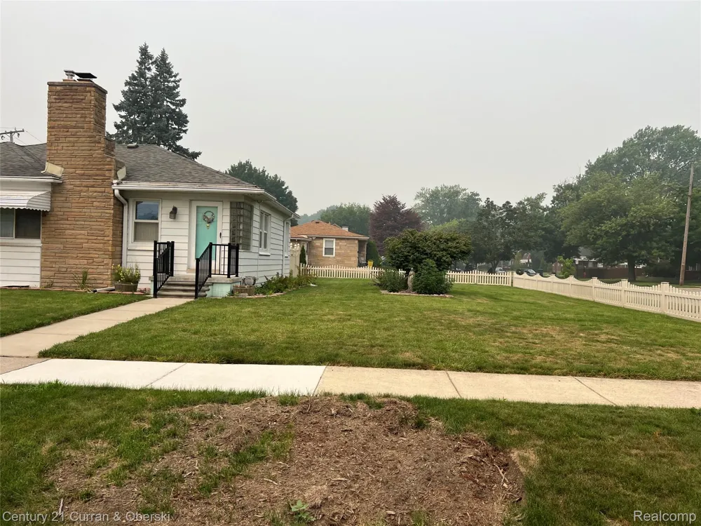 12024 Barberry Street Southgate City, MI 48195