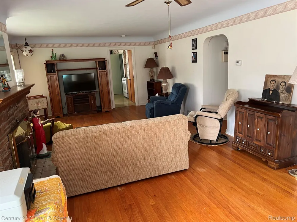 12024 Barberry Street Southgate City, MI 48195