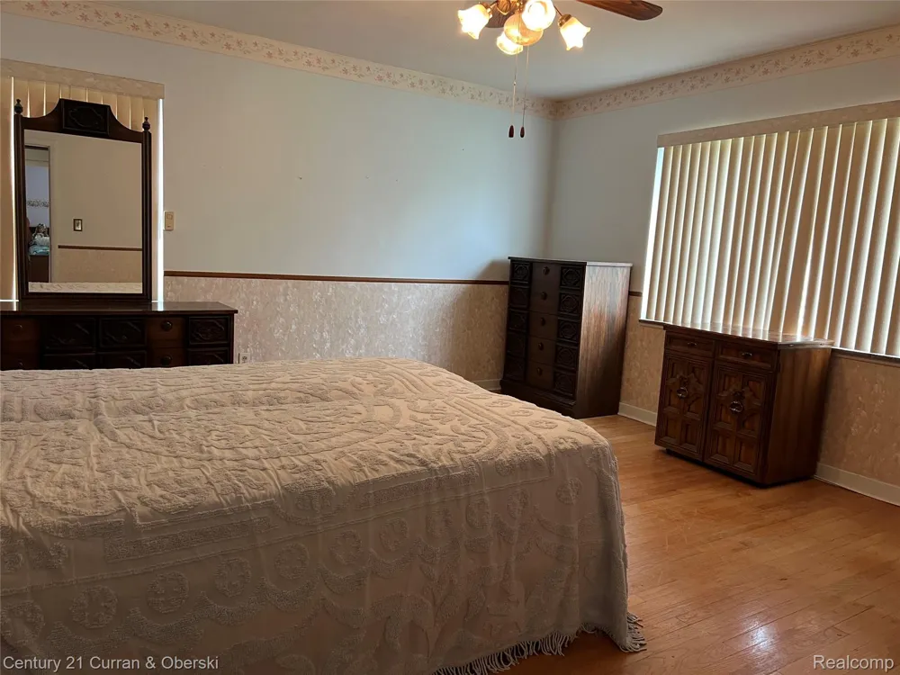 12024 Barberry Street Southgate City, MI 48195