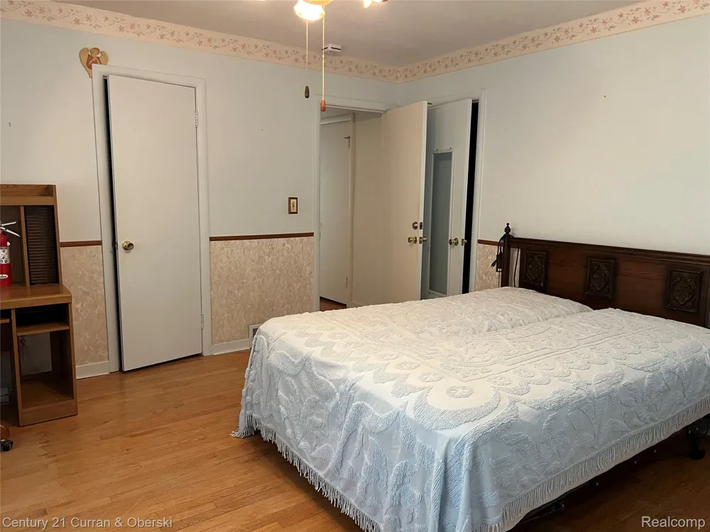 12024 Barberry Street Southgate City, MI 48195