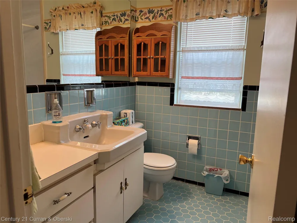 12024 Barberry Street Southgate City, MI 48195