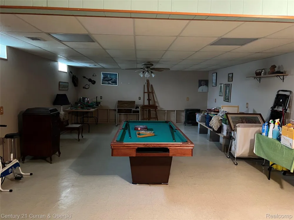 12024 Barberry Street Southgate City, MI 48195
