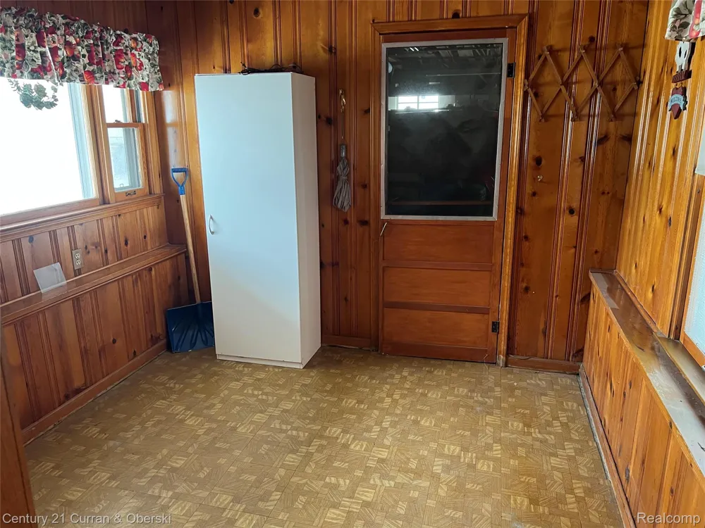 12024 Barberry Street Southgate City, MI 48195