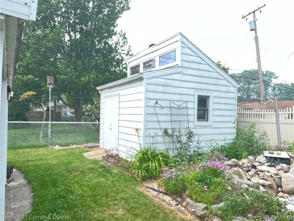 12024 Barberry Street Southgate City, MI 48195