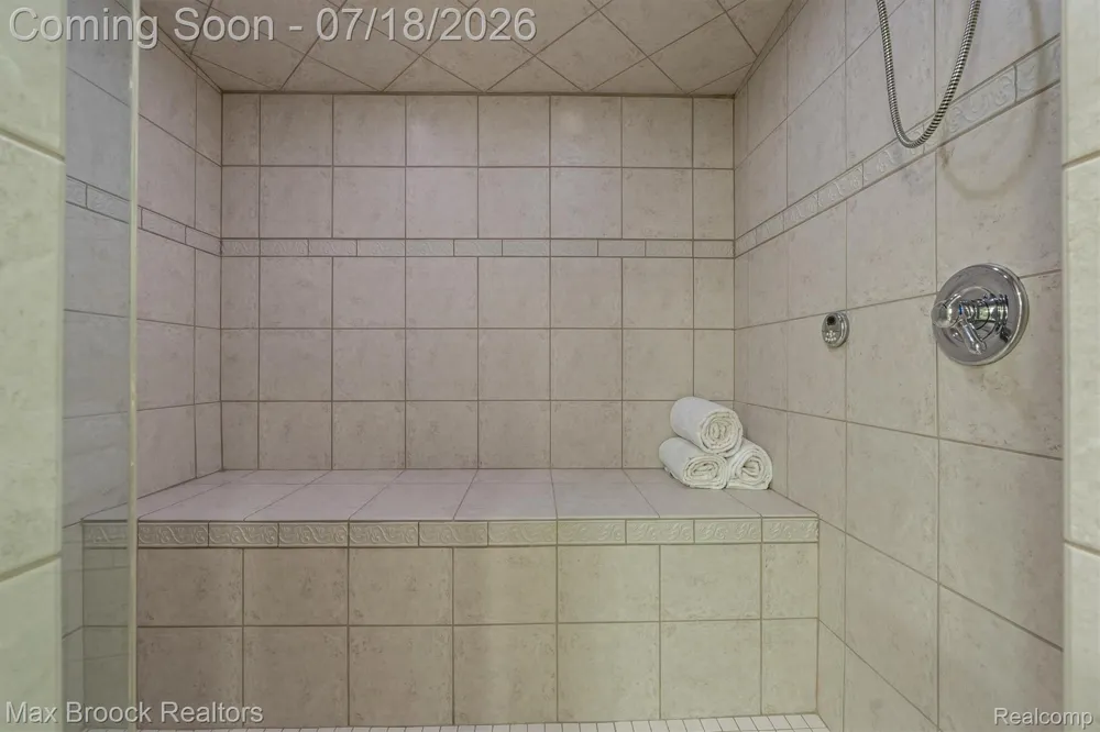 54878 Grenelefe Circle E Lyon Charter Township, MI 48178