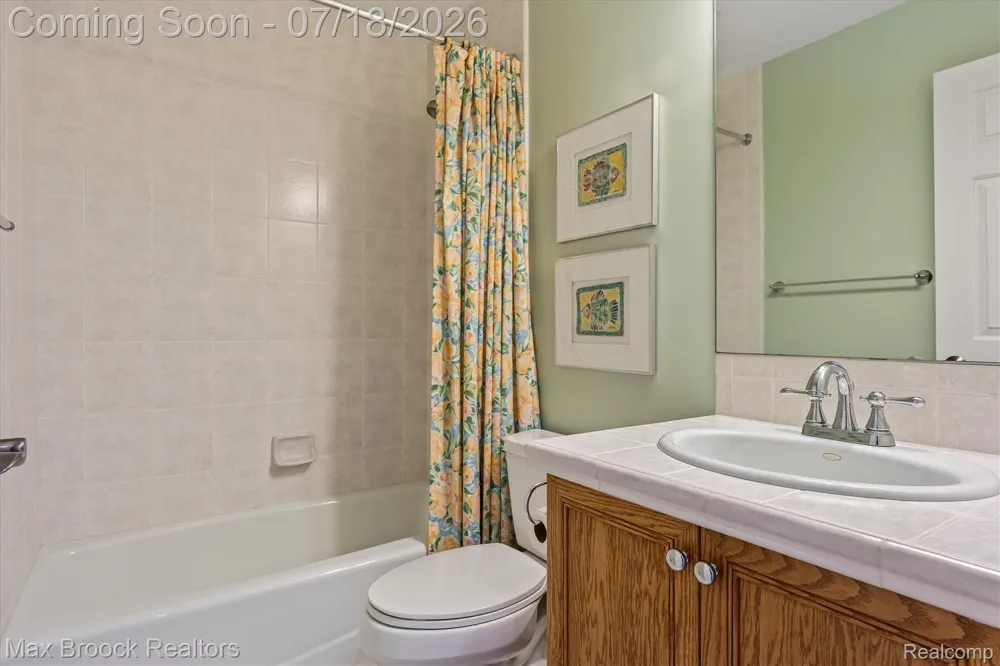 54878 Grenelefe Circle E Lyon Charter Township, MI 48178