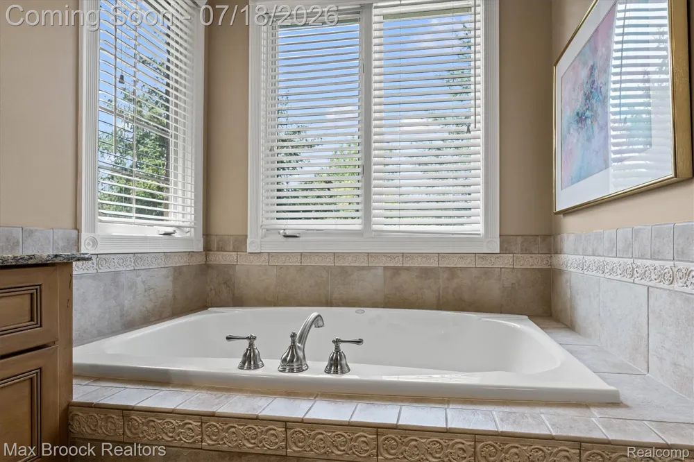 54878 Grenelefe Circle E Lyon Charter Township, MI 48178
