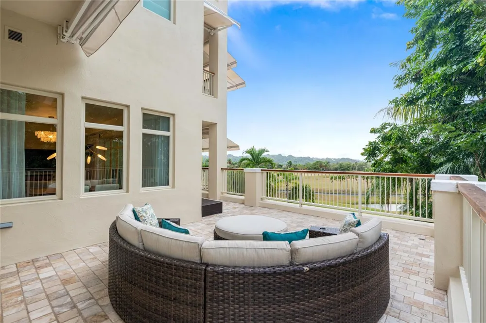 500 PLANTATION VILLAGE DRIVE #3-208 Dorado, PR 00646