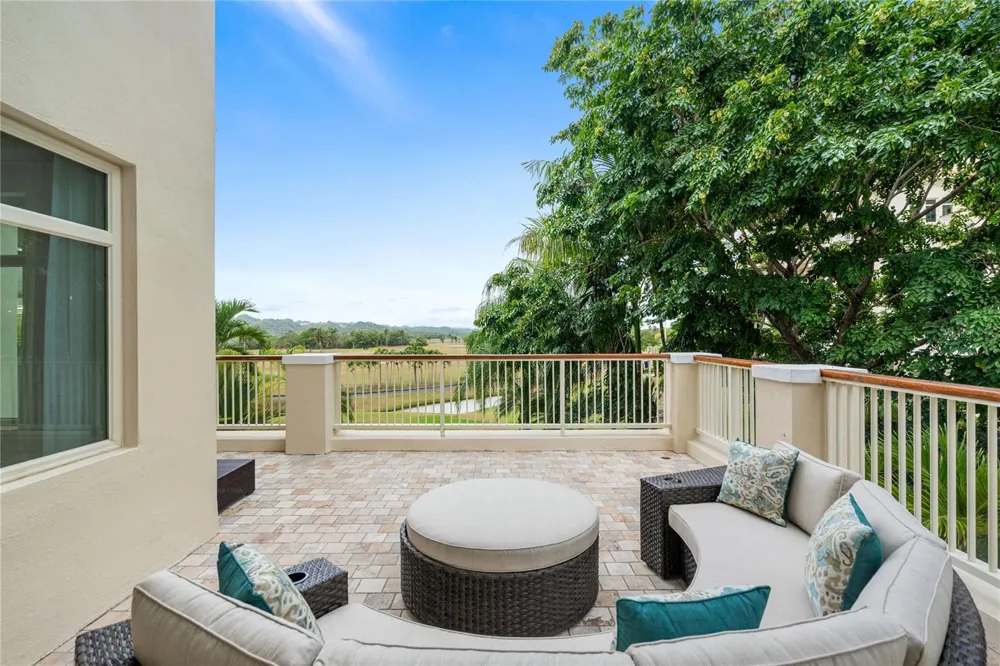 500 PLANTATION VILLAGE DRIVE #3-208 Dorado, PR 00646