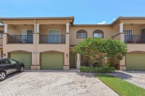 6272 S MILITARY TRAIL #203