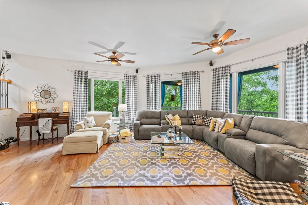 320 Holly Lane Walhalla, SC 29691