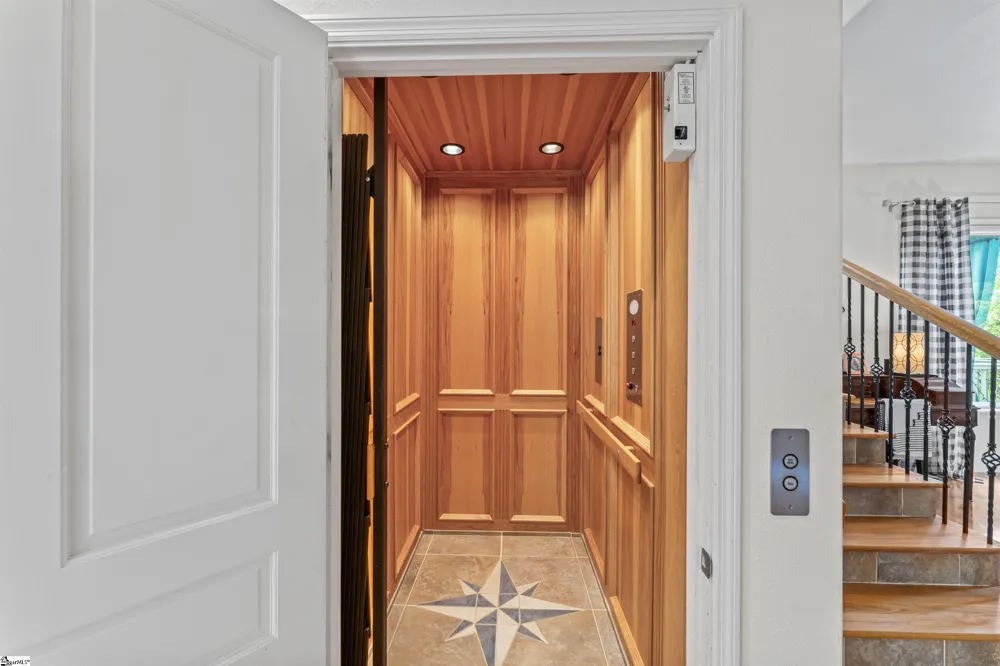 320 Holly Lane Walhalla, SC 29691