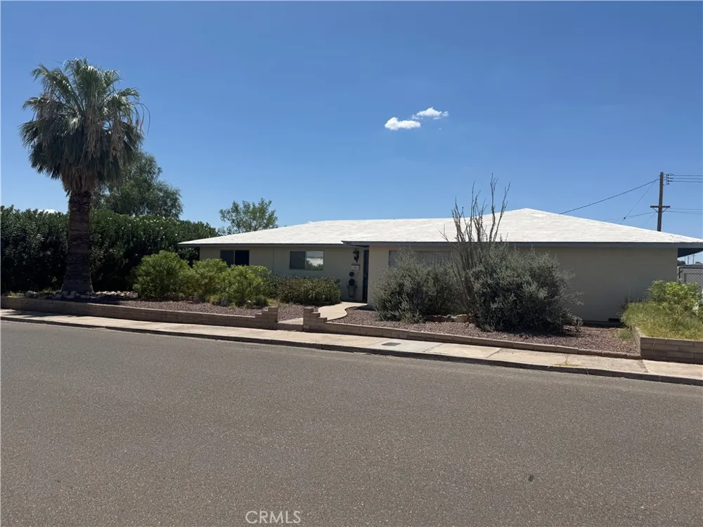 1611 Collins Needles, CA 92363