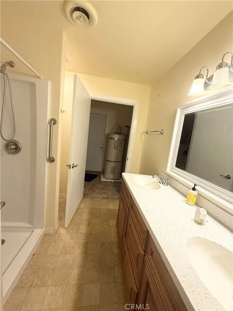 1611 Collins Needles, CA 92363