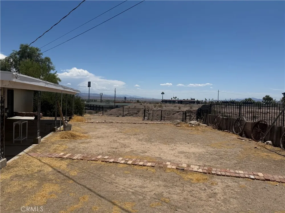 1611 Collins Needles, CA 92363