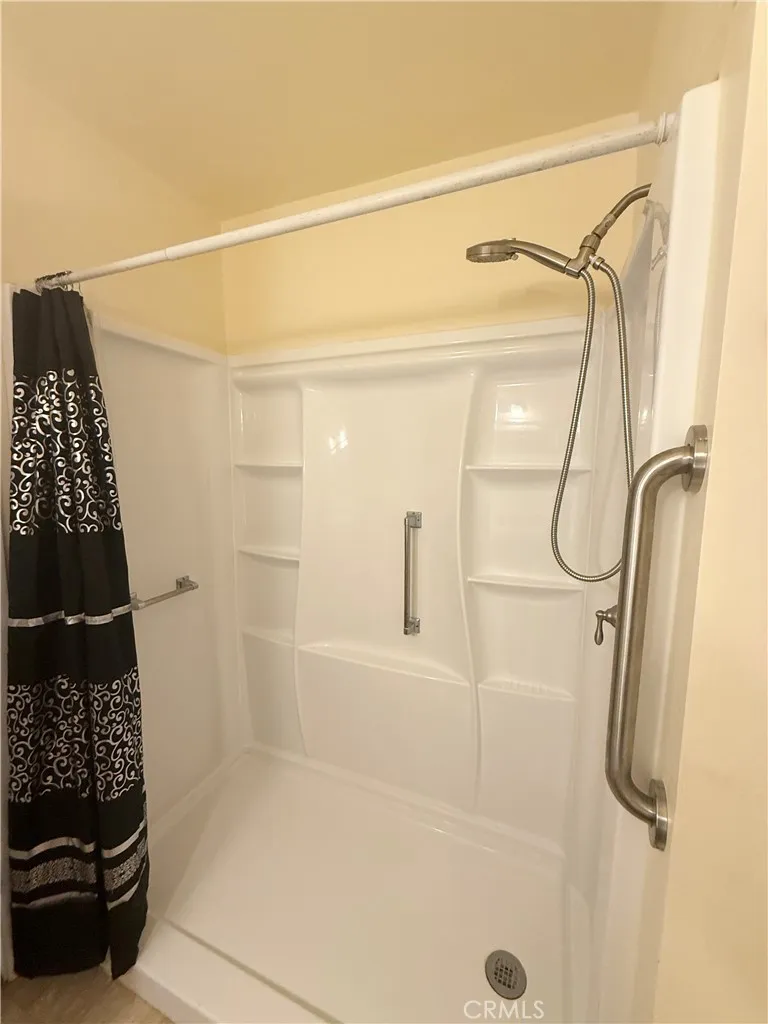 1611 Collins Needles, CA 92363