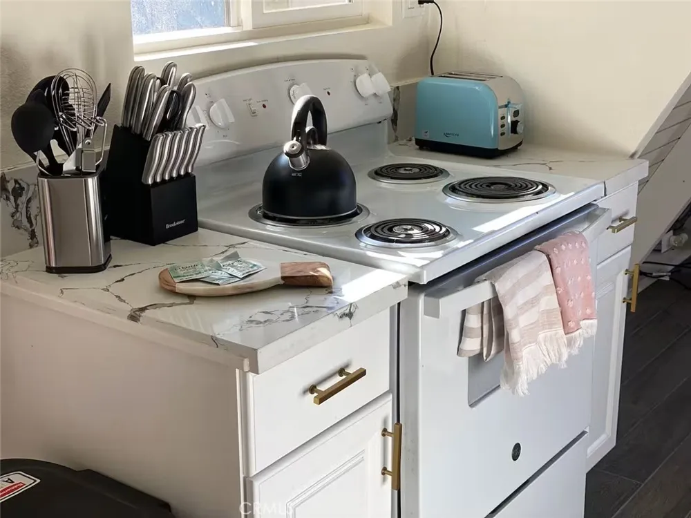 33012 Donner Running Springs, CA 92308