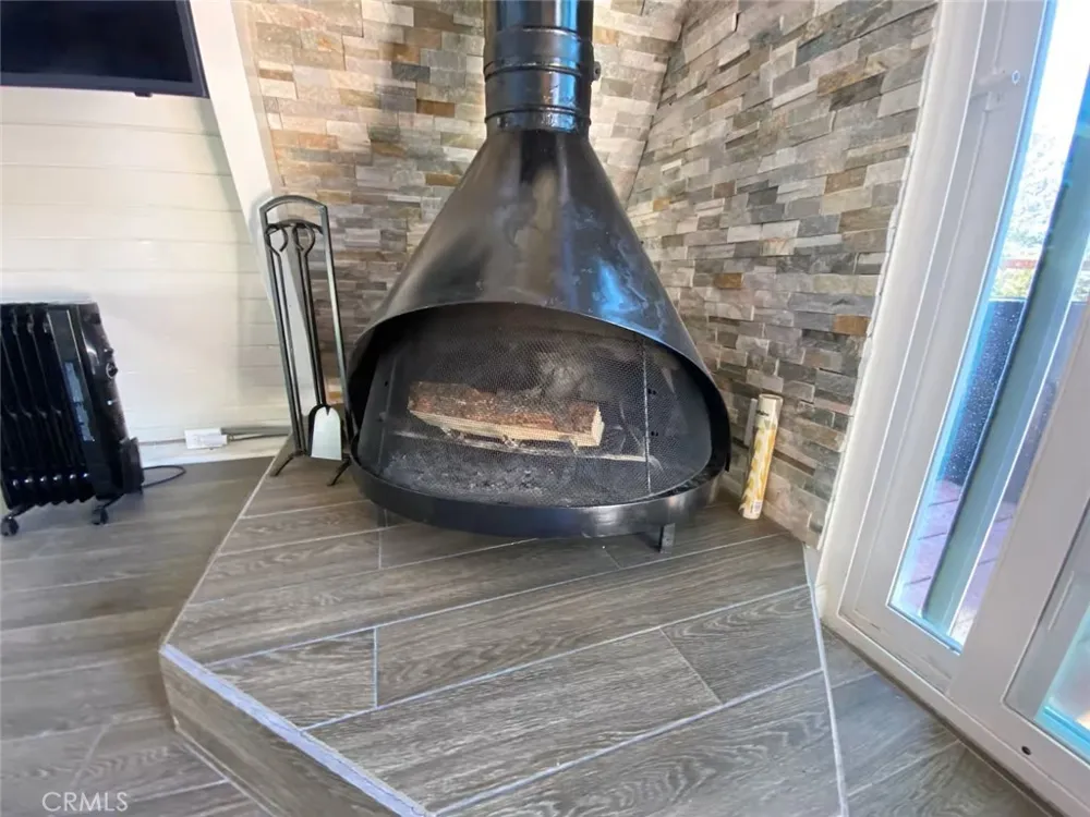 33012 Donner Running Springs, CA 92308