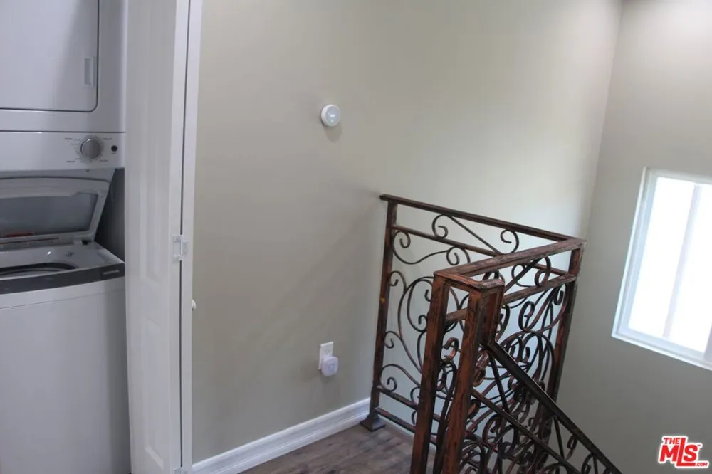 15431 HUSTON STREET Sherman Oaks, CA 91403
