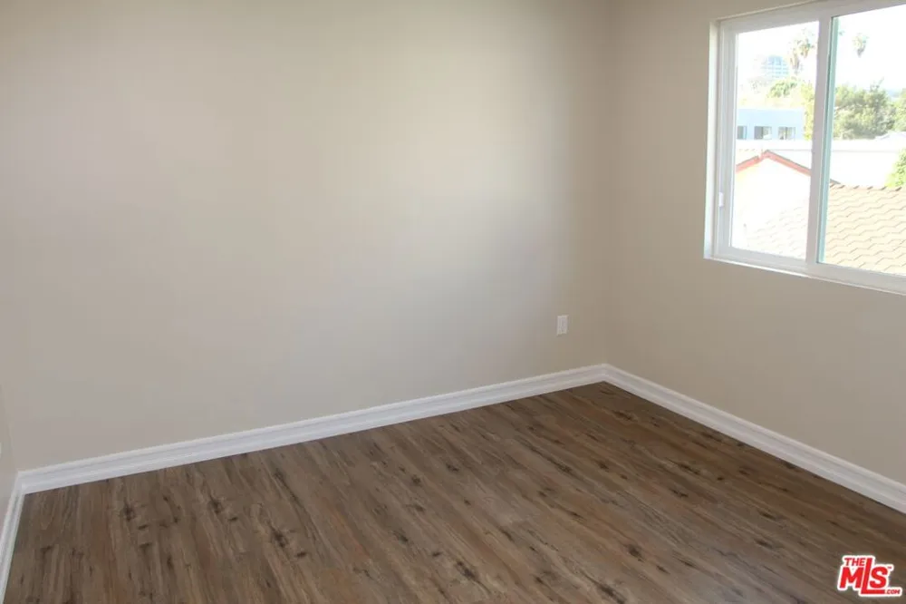 15431 HUSTON STREET Sherman Oaks, CA 91403
