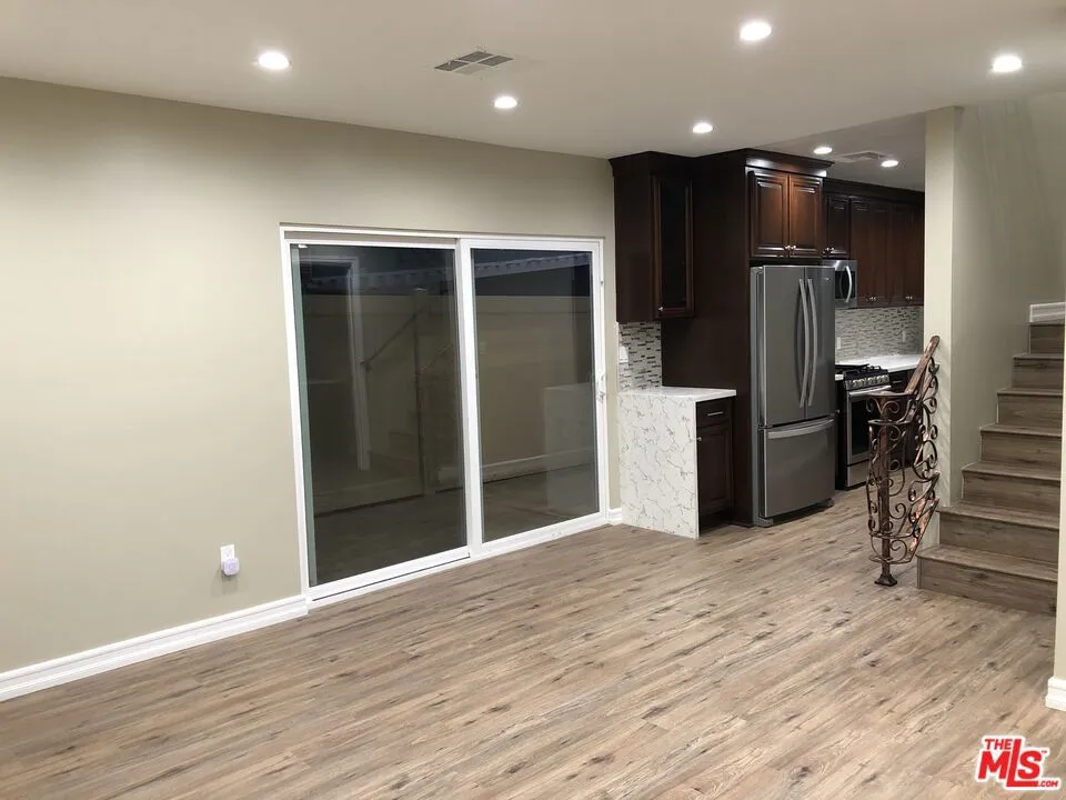15431 HUSTON STREET Sherman Oaks, CA 91403