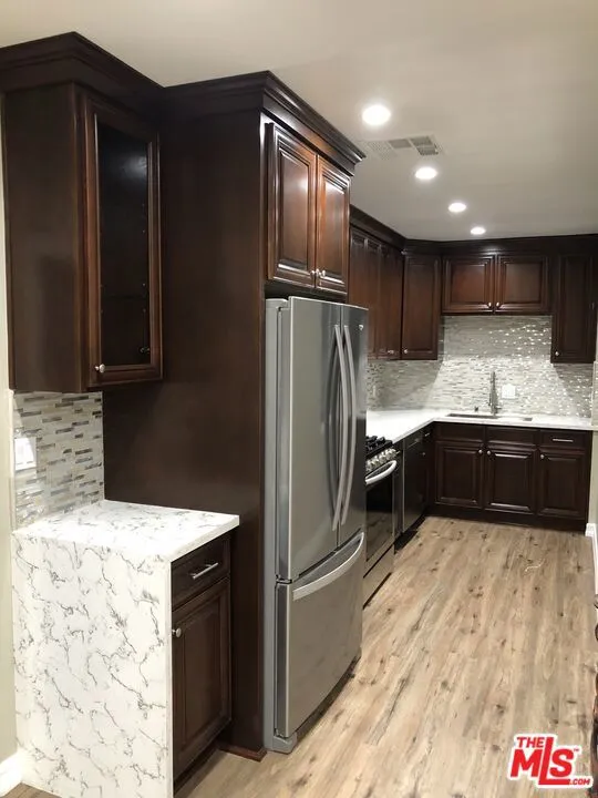 15431 HUSTON STREET Sherman Oaks, CA 91403