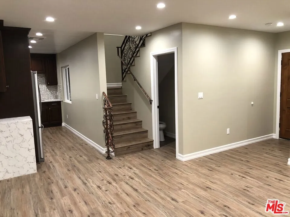 15431 HUSTON STREET Sherman Oaks, CA 91403