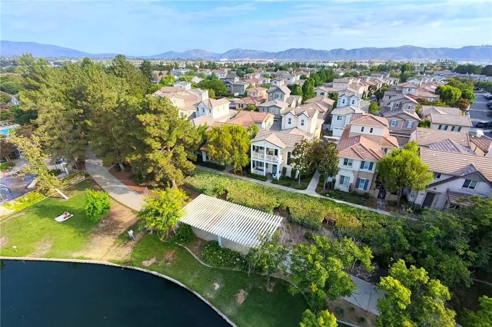 28814 S Lake Dr Temecula, CA 92591