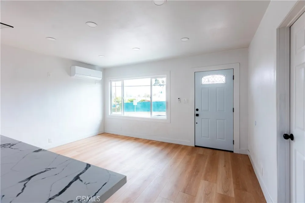 784 E Walton Street #B Signal Hill, CA 90755