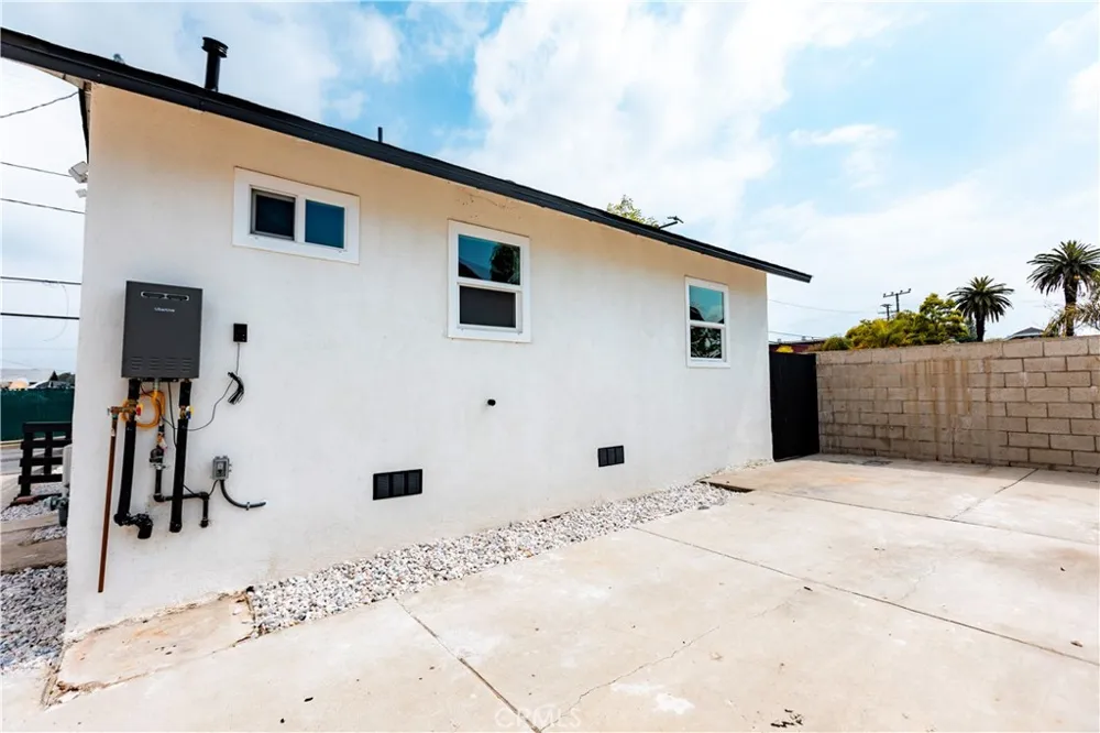 784 E Walton Street #B Signal Hill, CA 90755