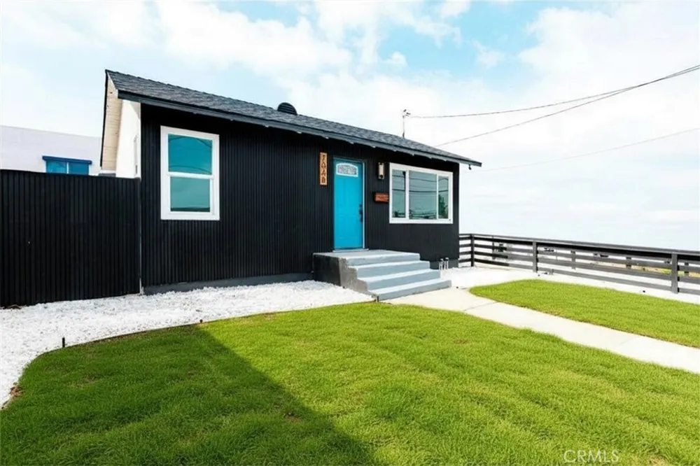 784 E Walton Street #B Signal Hill, CA 90755