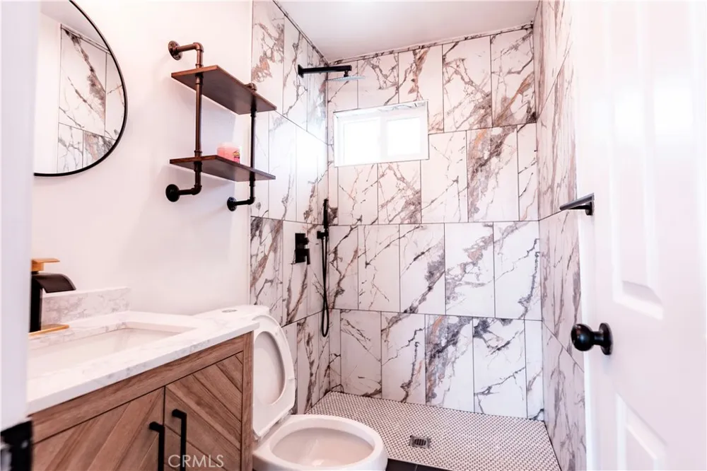 784 E Walton Street #B Signal Hill, CA 90755