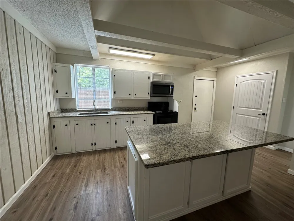 11150 Ih 37 #B Corpus Christi, TX 78410