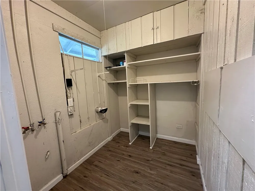 11150 Ih 37 #B Corpus Christi, TX 78410