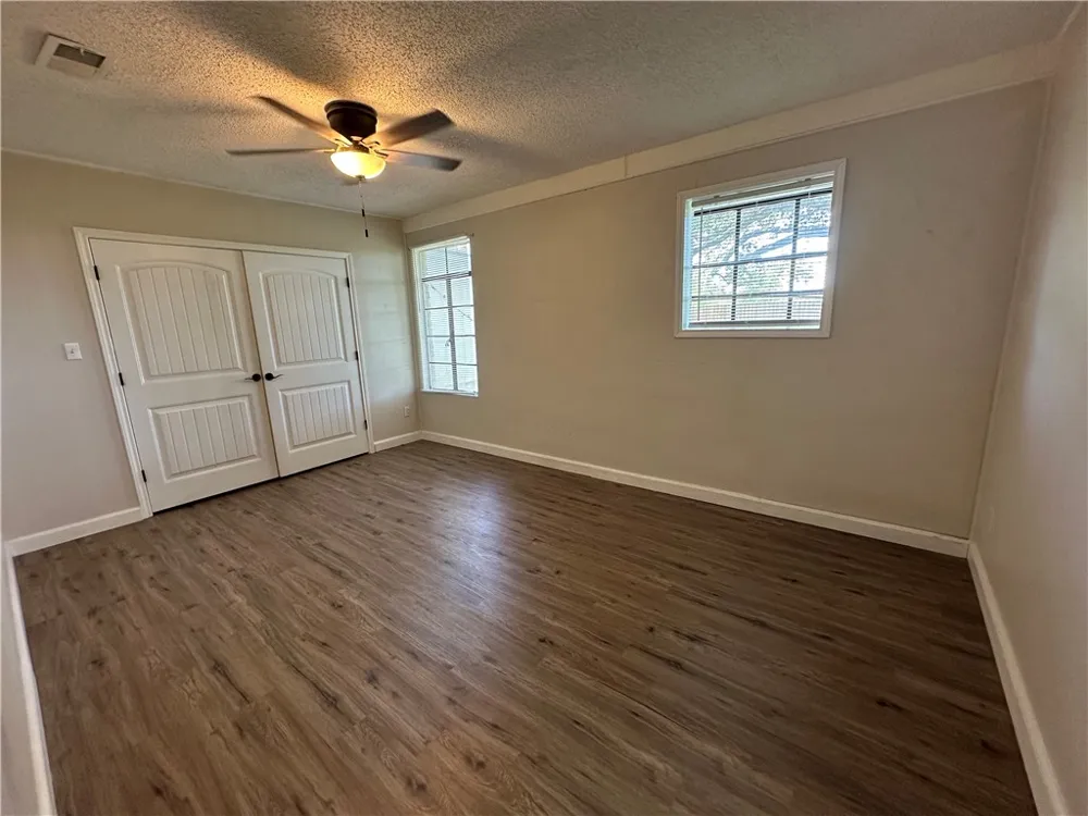 11150 Ih 37 #B Corpus Christi, TX 78410
