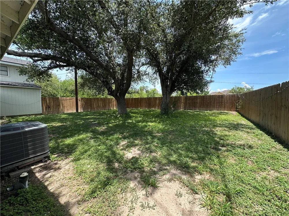 11150 Ih 37 #B Corpus Christi, TX 78410