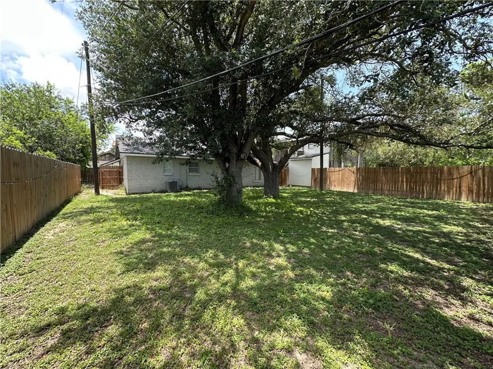 11150 Ih 37 #B Corpus Christi, TX 78410