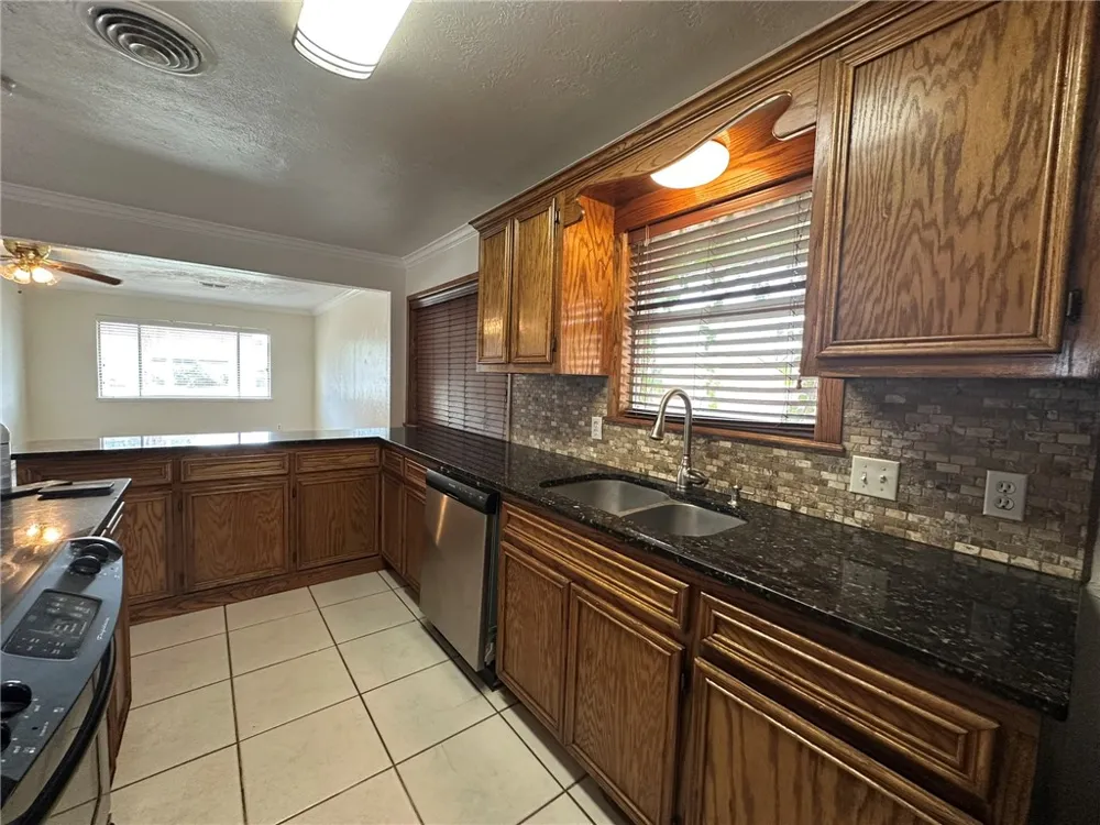 111 Driftwood Drive Portland, TX 78374
