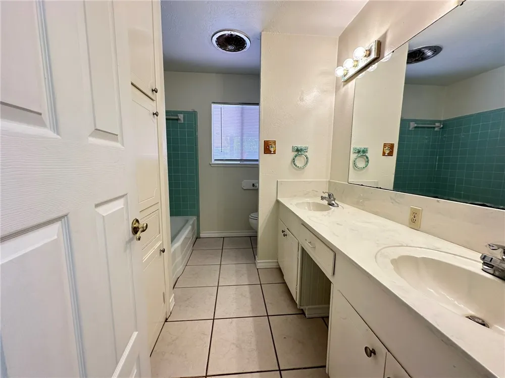 111 Driftwood Drive Portland, TX 78374